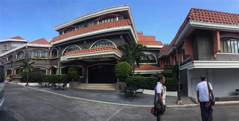 IRIGA PLAZA HOTEL .
